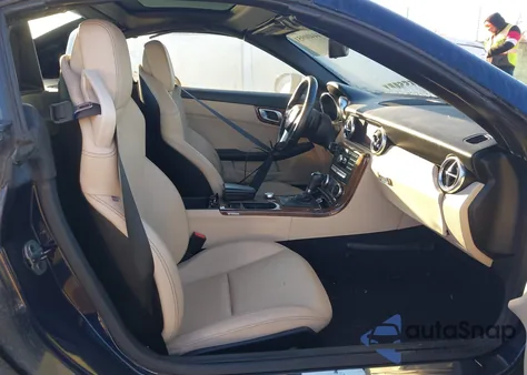 2015 Mercedes-Benz Slk 250 z USA, uszkodzony, nr VIN WDDPK4HA7FF096864